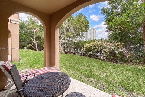 Condo in Aventura, Florida, 2 bedrooms  № 1804381 - photo 10