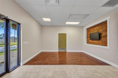 Immobilier commercial à louer à Port Charlotte, Floride: 1820.61 m2 № 1856620 - photo 11