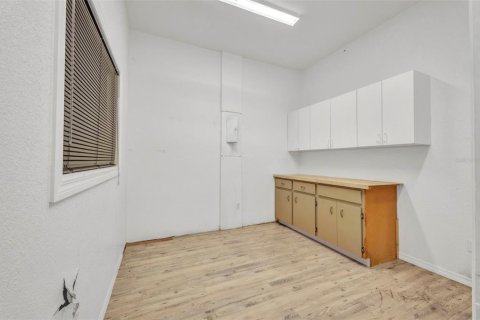 Immobilier commercial à louer à Port Charlotte, Floride: 1820.61 m2 № 1856620 - photo 22
