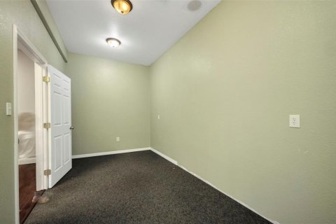Immobilier commercial à louer à Port Charlotte, Floride: 1820.61 m2 № 1856620 - photo 15