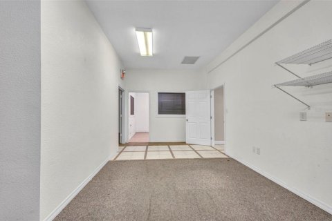 Immobilier commercial à louer à Port Charlotte, Floride: 1820.61 m2 № 1856620 - photo 18