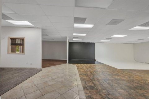 Immobilier commercial à louer à Port Charlotte, Floride: 1820.61 m2 № 1856620 - photo 19