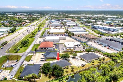 Immobilier commercial à louer à Port Charlotte, Floride: 1820.61 m2 № 1856620 - photo 7