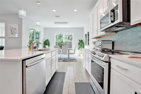 Villa ou maison à vendre à Boynton Beach, Floride: 5 chambres, 251.58 m2 № 1995032 - photo 13