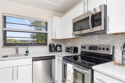 Copropriété à vendre à Pembroke Pines, Floride: 2 chambres, 110.27 m2 № 1963181 - photo 25