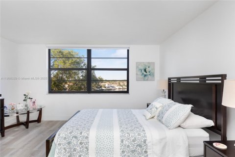 Copropriété à vendre à Pembroke Pines, Floride: 2 chambres, 110.27 m2 № 1963181 - photo 28