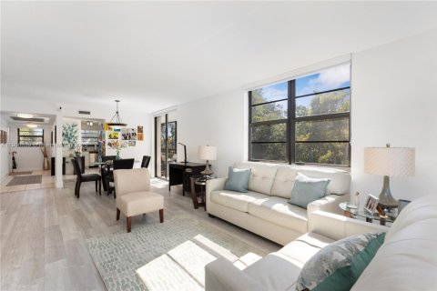 Copropriété à vendre à Pembroke Pines, Floride: 2 chambres, 110.27 m2 № 1963181 - photo 12