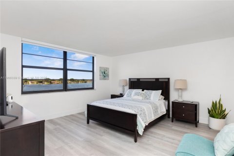Copropriété à vendre à Pembroke Pines, Floride: 2 chambres, 110.27 m2 № 1963181 - photo 27