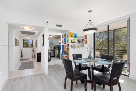 Copropriété à vendre à Pembroke Pines, Floride: 2 chambres, 110.27 m2 № 1963181 - photo 13