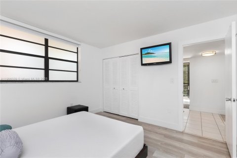 Copropriété à vendre à Pembroke Pines, Floride: 2 chambres, 110.27 m2 № 1963181 - photo 16