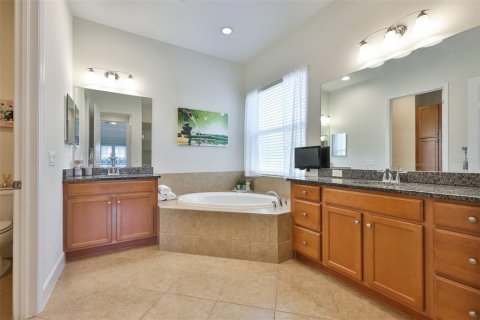 House in Sun City Center, Florida 2 bedrooms, 200.02 sq.m. № 2097207 - photo 18