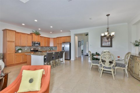 House in Sun City Center, Florida 2 bedrooms, 200.02 sq.m. № 2097207 - photo 8