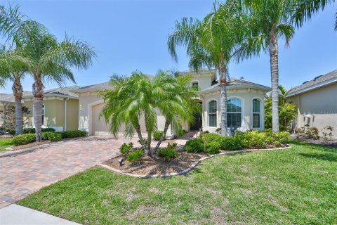 House in Sun City Center, Florida 2 bedrooms, 200.02 sq.m. № 2097207 - photo 2