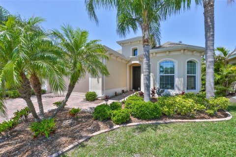 House in Sun City Center, Florida 2 bedrooms, 200.02 sq.m. № 2097207 - photo 3