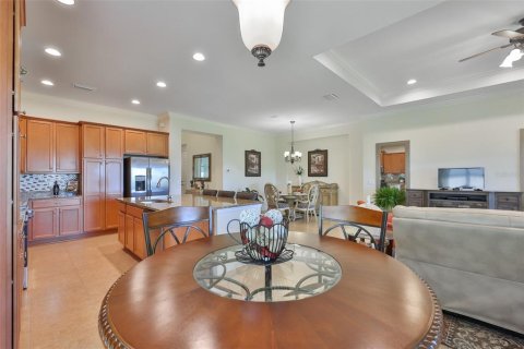House in Sun City Center, Florida 2 bedrooms, 200.02 sq.m. № 2097207 - photo 12