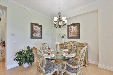 House in Sun City Center, Florida 2 bedrooms, 200.02 sq.m. № 2097207 - photo 9
