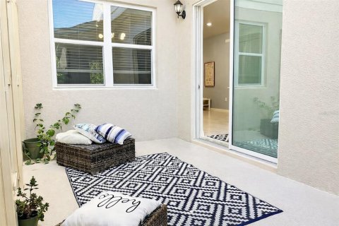 Townhouse in Windermere, Florida 3 bedrooms, 185.53 sq.m. № 2209813 - photo 25