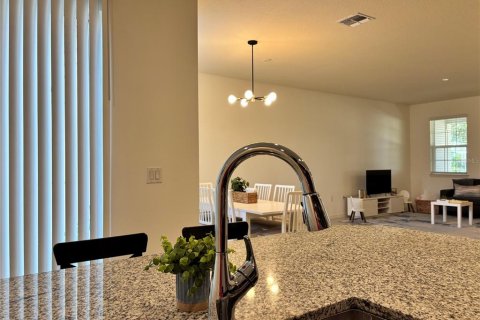 Townhouse in Windermere, Florida 3 bedrooms, 185.53 sq.m. № 2209813 - photo 24