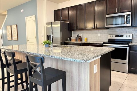 Townhouse in Windermere, Florida 3 bedrooms, 185.53 sq.m. № 2209813 - photo 23