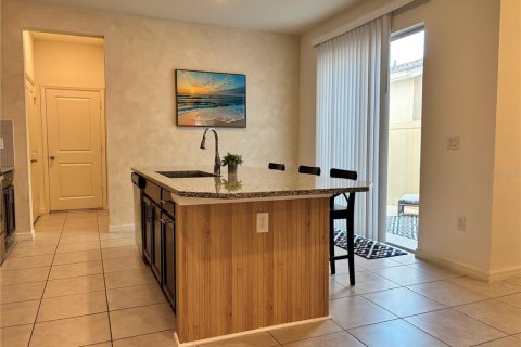 Townhouse in Windermere, Florida 3 bedrooms, 185.53 sq.m. № 2209813 - photo 16