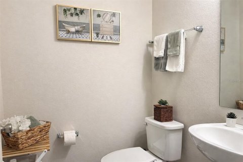 Townhouse in Windermere, Florida 3 bedrooms, 185.53 sq.m. № 2209813 - photo 7