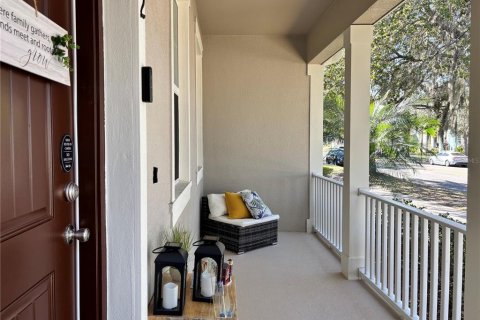 Townhouse in Windermere, Florida 3 bedrooms, 185.53 sq.m. № 2209813 - photo 3