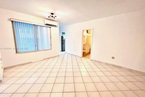 Снять в аренду кондоминиум в Бэл-Харбор, Флорида 1 спальня, 69.21м2, № 1997207 - фото 18