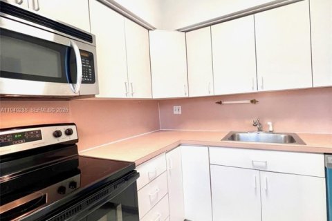 Снять в аренду кондоминиум в Бэл-Харбор, Флорида 1 спальня, 69.21м2, № 1997207 - фото 9