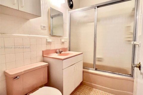 Снять в аренду кондоминиум в Бэл-Харбор, Флорида 1 спальня, 69.21м2, № 1997207 - фото 20