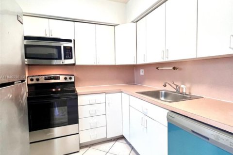 Снять в аренду кондоминиум в Бэл-Харбор, Флорида 1 спальня, 69.21м2, № 1997207 - фото 11