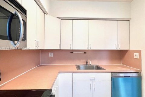 Снять в аренду кондоминиум в Бэл-Харбор, Флорида 1 спальня, 69.21м2, № 1997207 - фото 10