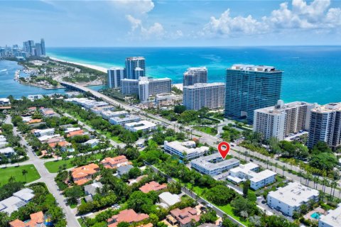 Снять в аренду кондоминиум в Бэл-Харбор, Флорида 1 спальня, 69.21м2, № 1997207 - фото 27