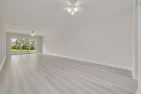 Condominio en venta en Saint Petersburg, Florida, 2 dormitorios, 94.3 m2 № 2199231 - foto 6