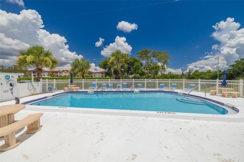Condominio en venta en Saint Petersburg, Florida, 2 dormitorios, 94.3 m2 № 2199231 - foto 30