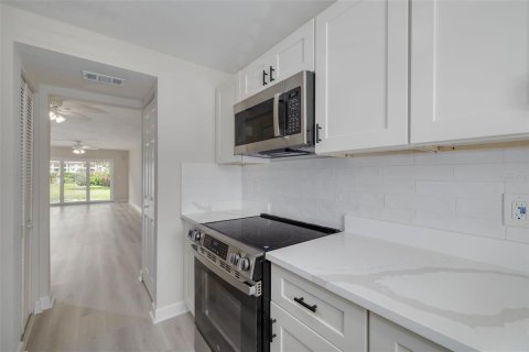 Condominio en venta en Saint Petersburg, Florida, 2 dormitorios, 94.3 m2 № 2199231 - foto 15