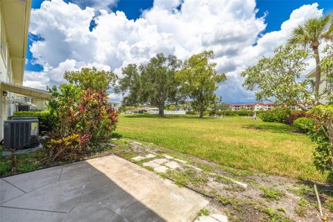 Condominio en venta en Saint Petersburg, Florida, 2 dormitorios, 94.3 m2 № 2199231 - foto 25