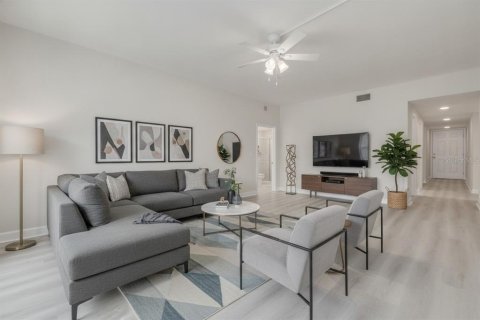 Condominio en venta en Saint Petersburg, Florida, 2 dormitorios, 94.3 m2 № 2199231 - foto 5