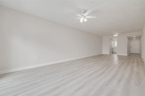 Condominio en venta en Saint Petersburg, Florida, 2 dormitorios, 94.3 m2 № 2199231 - foto 11