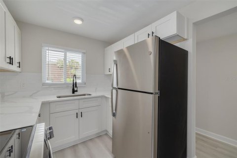 Condominio en venta en Saint Petersburg, Florida, 2 dormitorios, 94.3 m2 № 2199231 - foto 14