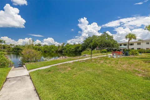 Condominio en venta en Saint Petersburg, Florida, 2 dormitorios, 94.3 m2 № 2199231 - foto 29