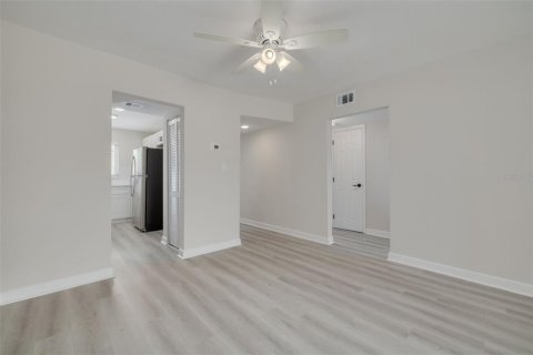 Condominio en venta en Saint Petersburg, Florida, 2 dormitorios, 94.3 m2 № 2199231 - foto 12