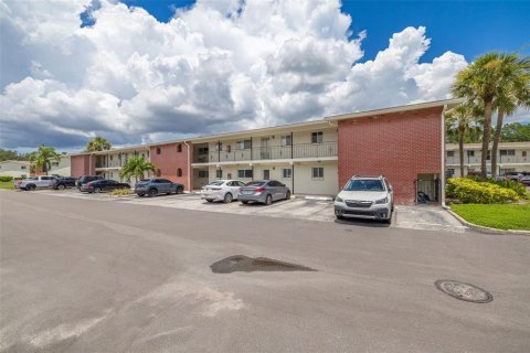 Condominio en venta en Saint Petersburg, Florida, 2 dormitorios, 94.3 m2 № 2199231 - foto 2