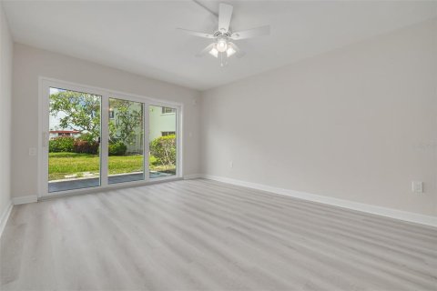Condominio en venta en Saint Petersburg, Florida, 2 dormitorios, 94.3 m2 № 2199231 - foto 9