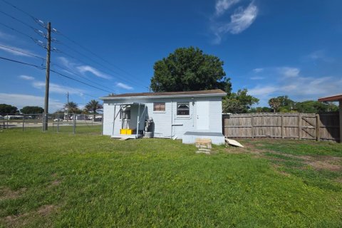 Commercial property in Okeechobee, Florida № 2174099 - photo 24
