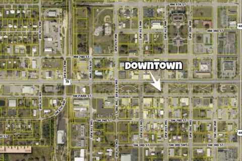 Commercial property in Okeechobee, Florida № 2174099 - photo 2