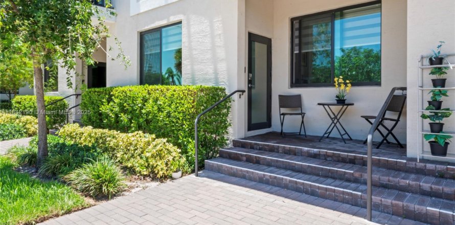 Condo à Doral, Floride, 4 chambres  № 1834100