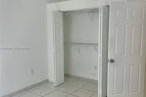 Townhouse in Hialeah, Florida 3 bedrooms, 113.34 sq.m. № 1999964 - photo 8