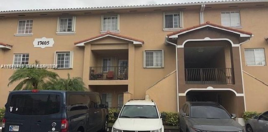 Townhouse in Hialeah, Florida 3 bedrooms, 113.34 sq.m. № 1999964