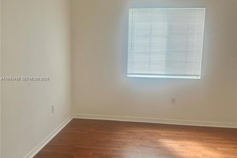 Townhouse in Hialeah, Florida 3 bedrooms, 113.34 sq.m. № 1999964 - photo 17