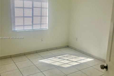 Townhouse in Hialeah, Florida 3 bedrooms, 113.34 sq.m. № 1999964 - photo 7
